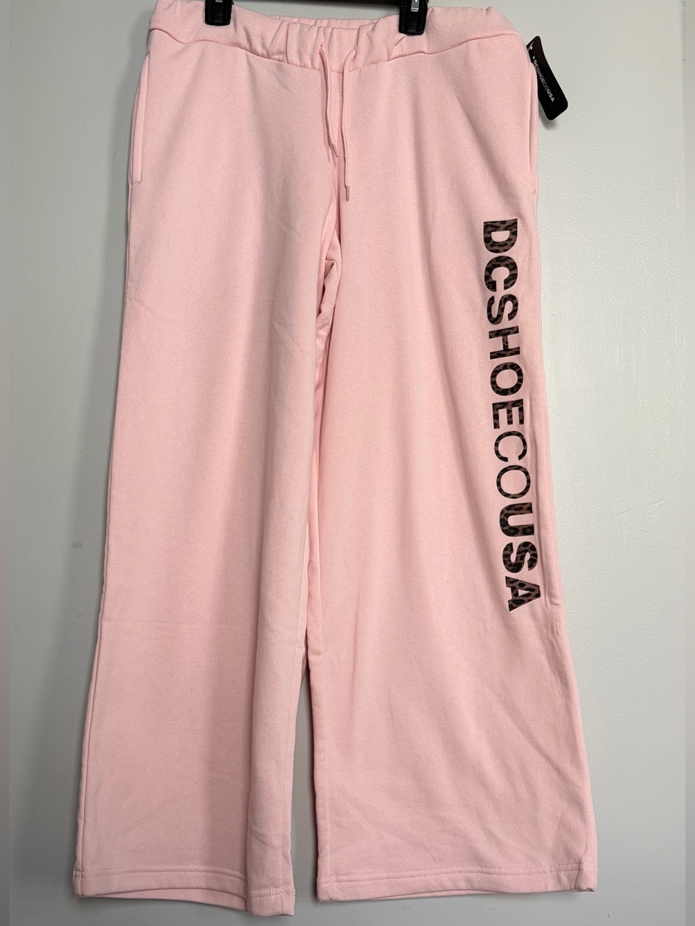 DC SHOE Baby Pink Leopard Print Low Rise Wide Leg Lightweight Fleece Bottoms NEW